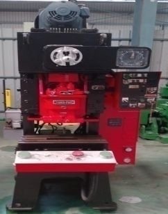 AMADA 25 TON HIGH SPEED